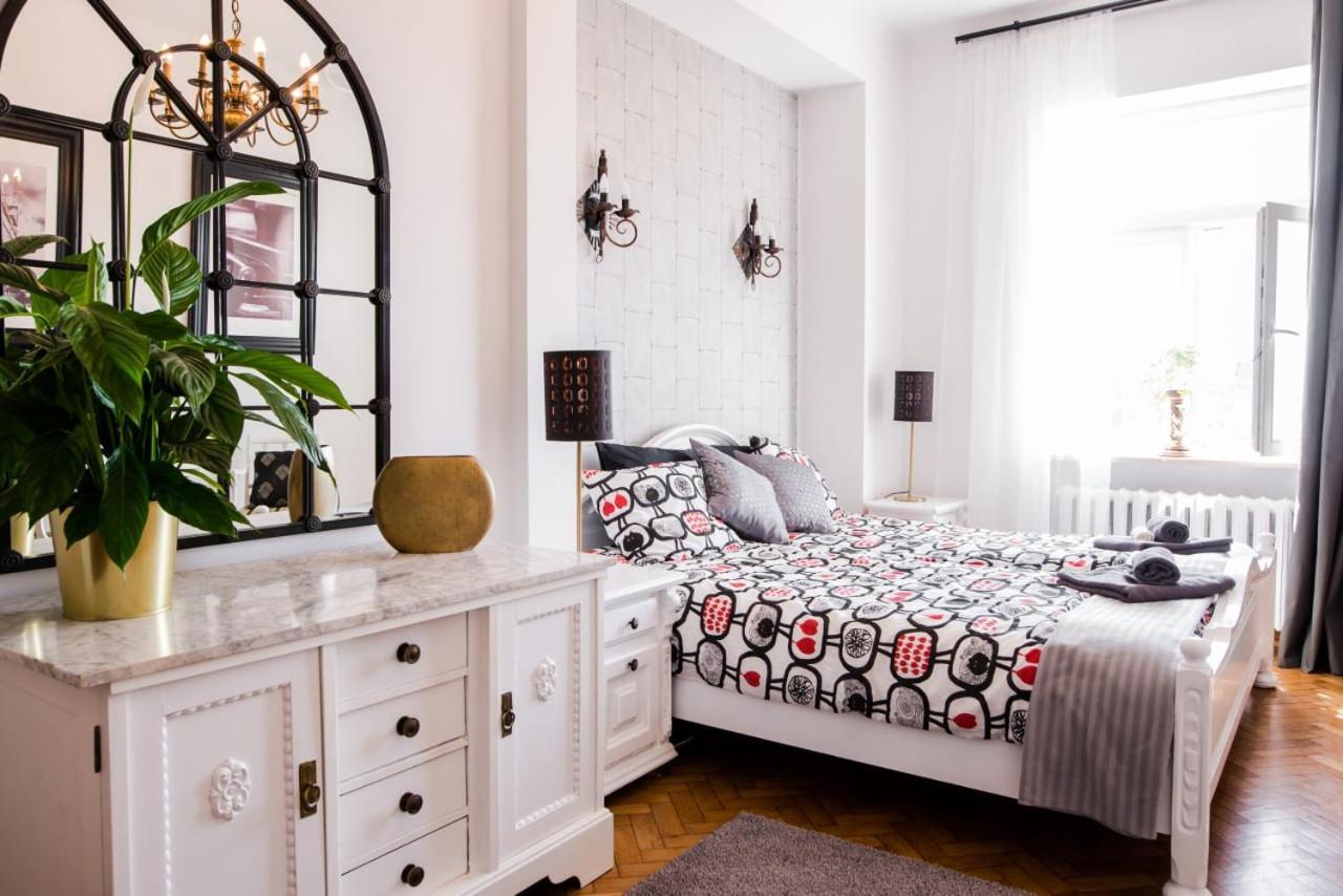 Halby Luxury Rooms Chmielna 73B Варшава Екстериор снимка