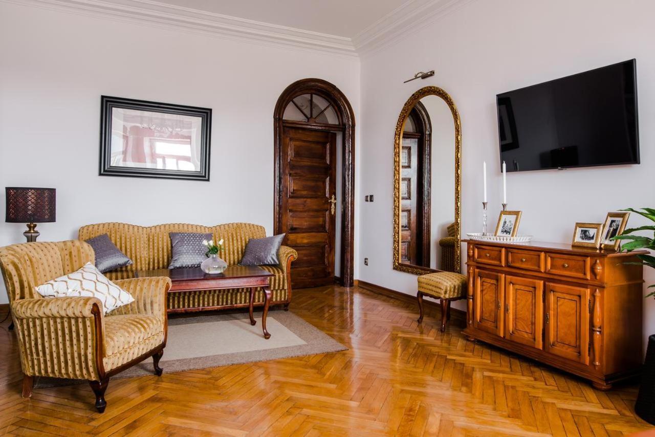 Halby Luxury Rooms Chmielna 73B Варшава Екстериор снимка
