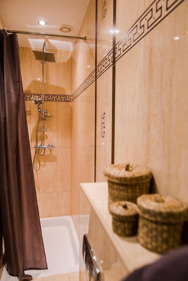 Halby Luxury Rooms Chmielna 73B Варшава Екстериор снимка
