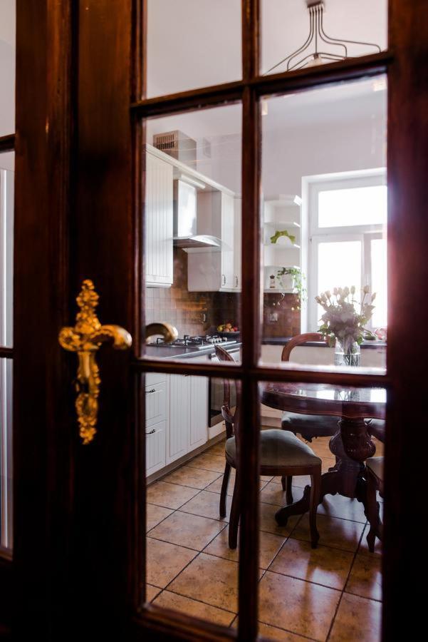 Halby Luxury Rooms Chmielna 73B Варшава Екстериор снимка