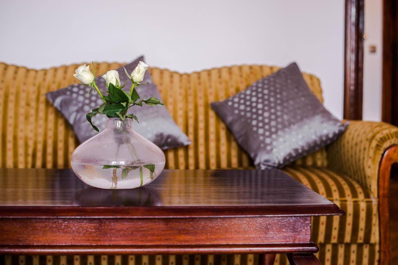 Halby Luxury Rooms Chmielna 73B Варшава Екстериор снимка