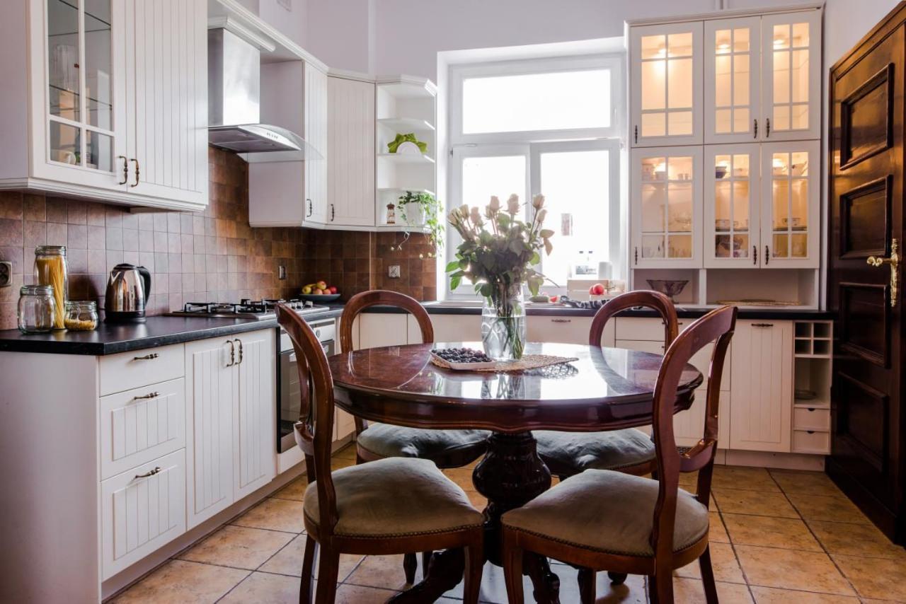 Halby Luxury Rooms Chmielna 73B Варшава Екстериор снимка